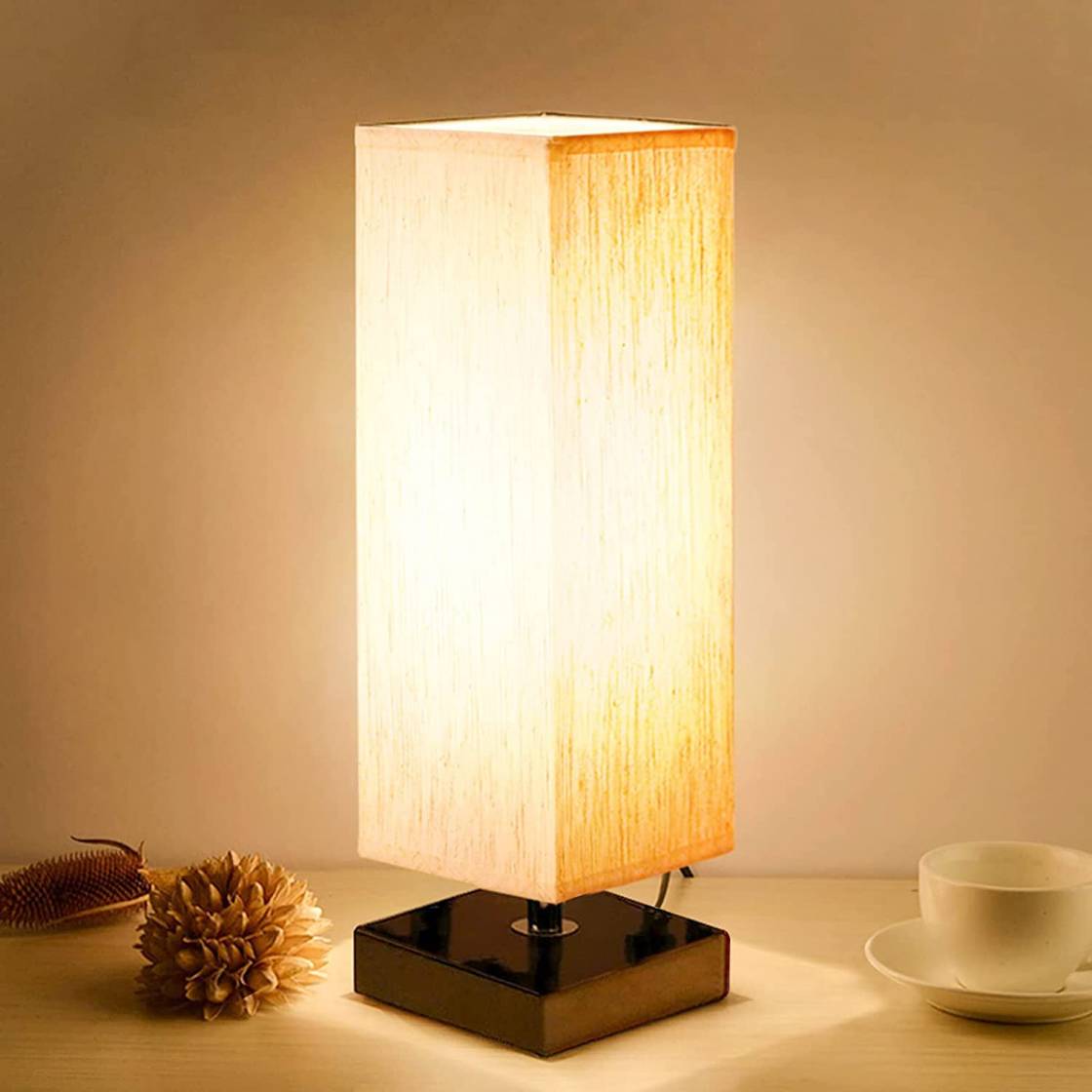 Minimalist style small table lamp with square fabric shade